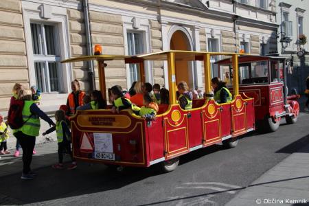 Tudi otroci kamniških šol in vrtcev so bili danes trajnostno povezavi  (35)